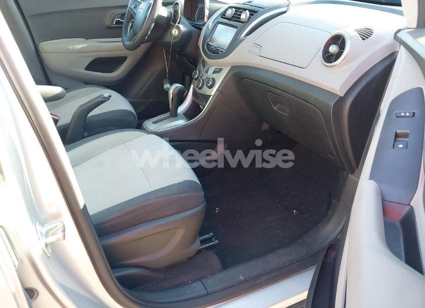 Photo 5 of 2016 Chevrolet Trax LT (VIN 3GNCJLSB7GL162268)