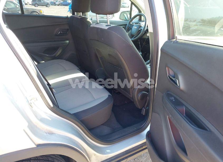 Photo 8 of 2016 Chevrolet Trax LT (VIN 3GNCJLSB7GL162268)