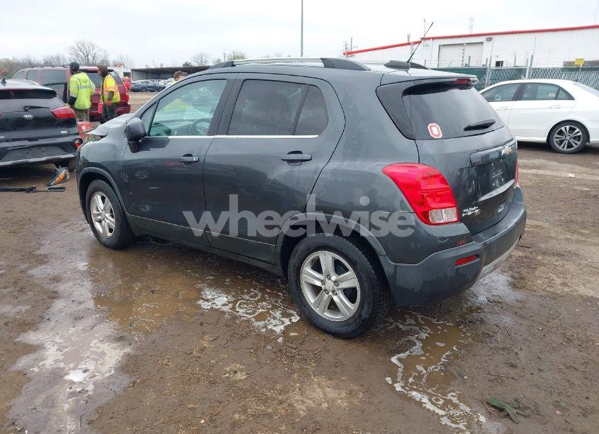 Photo 3 of 2016 Chevrolet Trax LT (VIN 3GNCJLSB7GL280613)