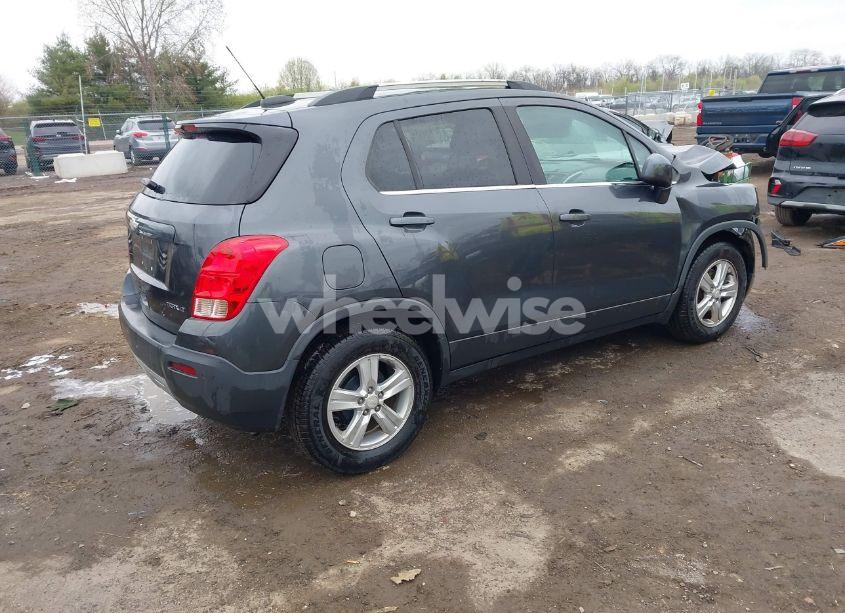 Photo 4 of 2016 Chevrolet Trax LT (VIN 3GNCJLSB7GL280613)