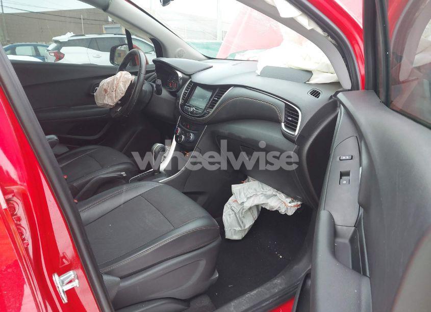 Photo 5 of 2017 Chevrolet Trax LT (VIN 3GNCJLSB7HL146167)