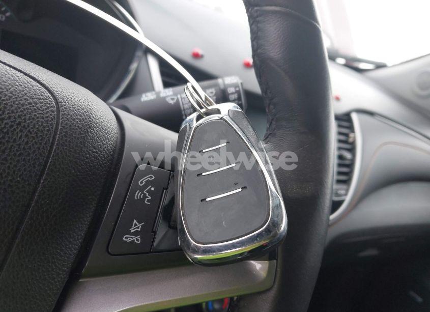 Photo 11 of 2017 Chevrolet Trax LT (VIN 3GNCJLSB7HL199385)