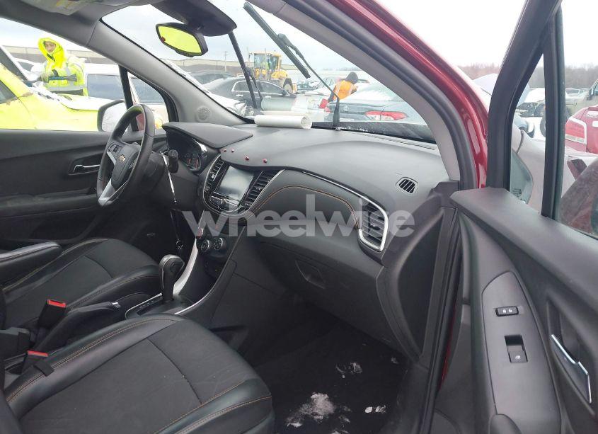 Photo 5 of 2017 Chevrolet Trax LT (VIN 3GNCJLSB7HL199385)