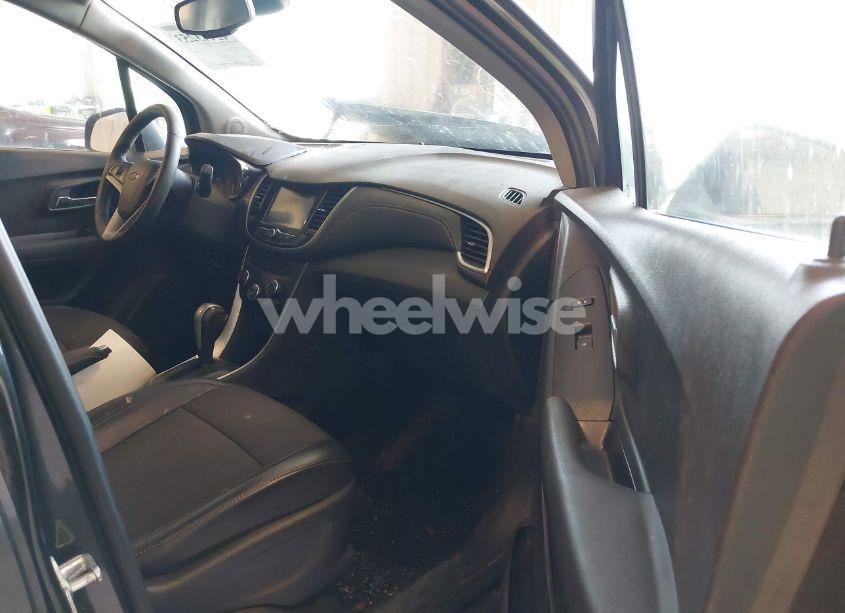 Photo 5 of 2017 Chevrolet Trax LT (VIN 3GNCJLSB7HL284002)