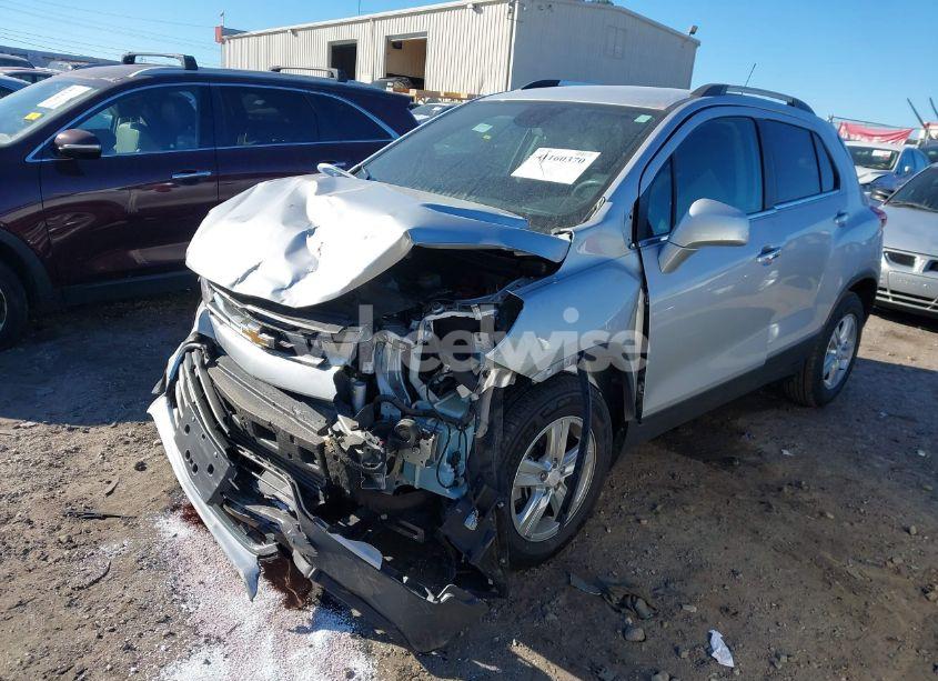 Photo 2 of 2018 Chevrolet Trax LT (VIN 3GNCJLSB7JL150466)