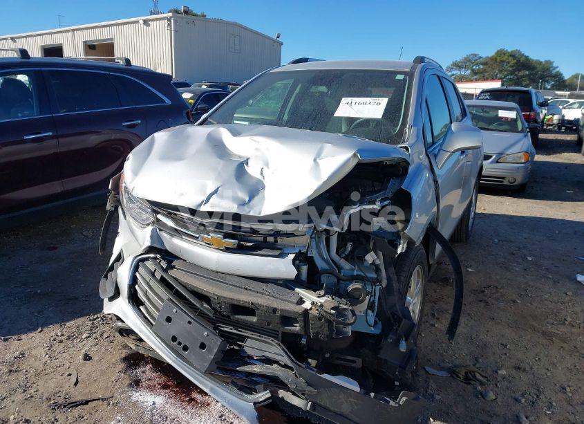 Photo 6 of 2018 Chevrolet Trax LT (VIN 3GNCJLSB7JL150466)