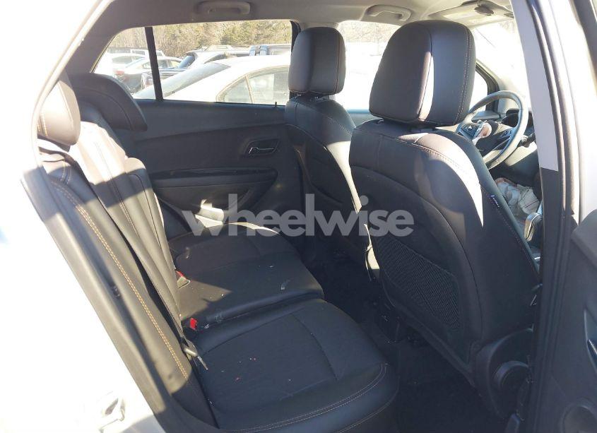 Photo 8 of 2018 Chevrolet Trax LT (VIN 3GNCJLSB7JL150466)