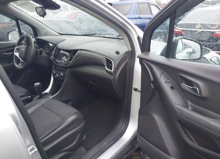 Photo 5 of 2018 Chevrolet Trax LT (VIN 3GNCJLSB7JL152198)