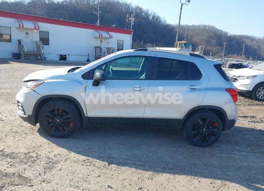 Photo 14 of 2018 Chevrolet Trax LT (VIN 3GNCJLSB7JL211878)