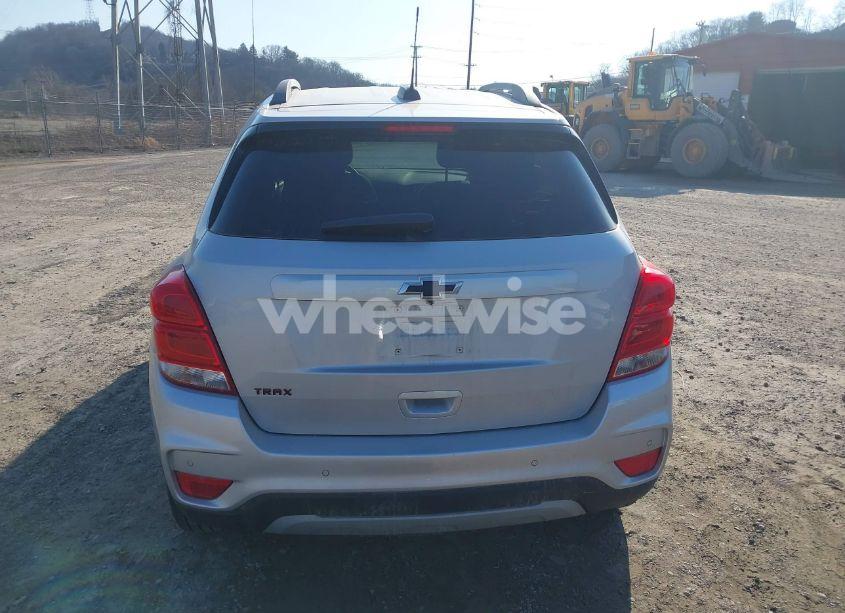 Photo 16 of 2018 Chevrolet Trax LT (VIN 3GNCJLSB7JL211878)