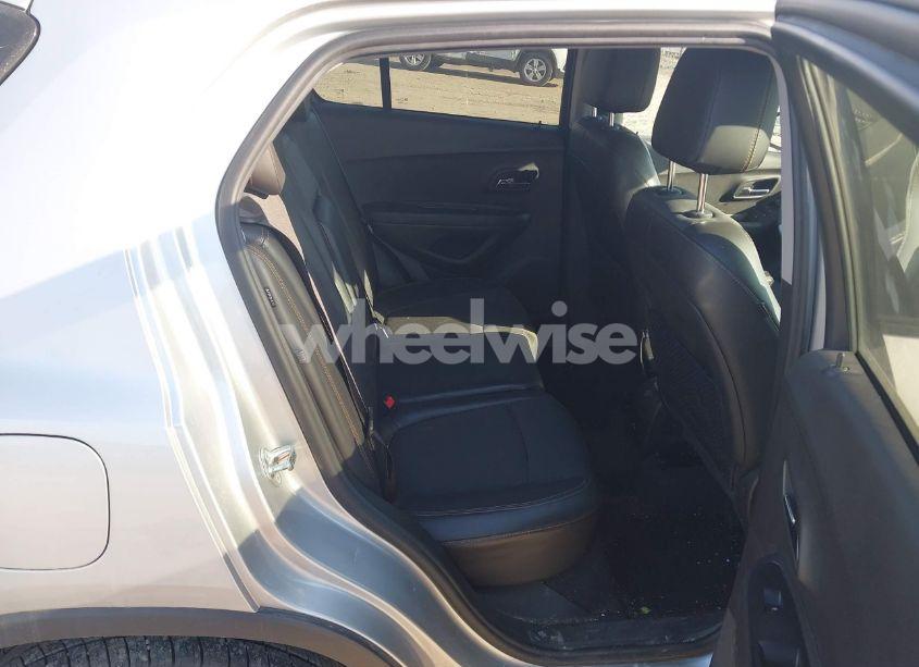 Photo 8 of 2018 Chevrolet Trax LT (VIN 3GNCJLSB7JL211878)