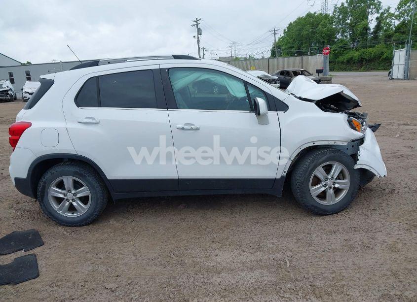 Photo 14 of 2018 Chevrolet Trax LT (VIN 3GNCJLSB7JL240233)