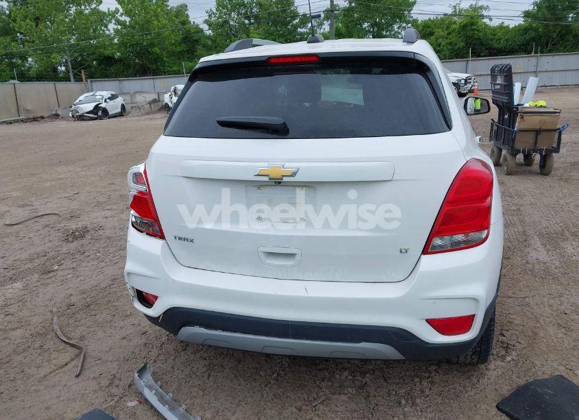 Photo 17 of 2018 Chevrolet Trax LT (VIN 3GNCJLSB7JL240233)