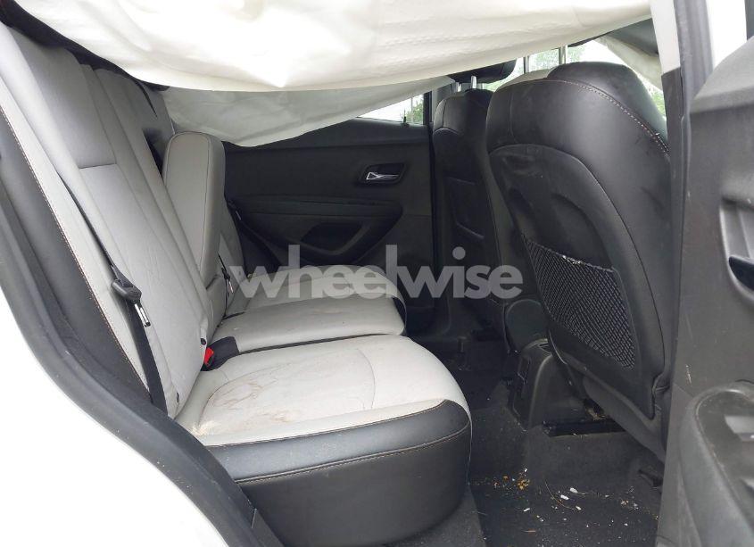 Photo 8 of 2018 Chevrolet Trax LT (VIN 3GNCJLSB7JL240233)