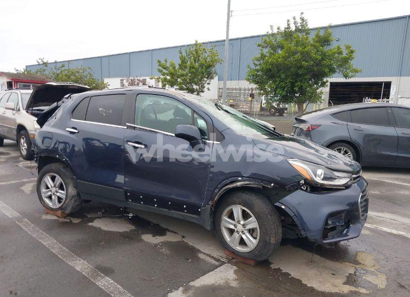 2018 Chevrolet Trax LT (VIN 3GNCJLSB7JL240832) main photo