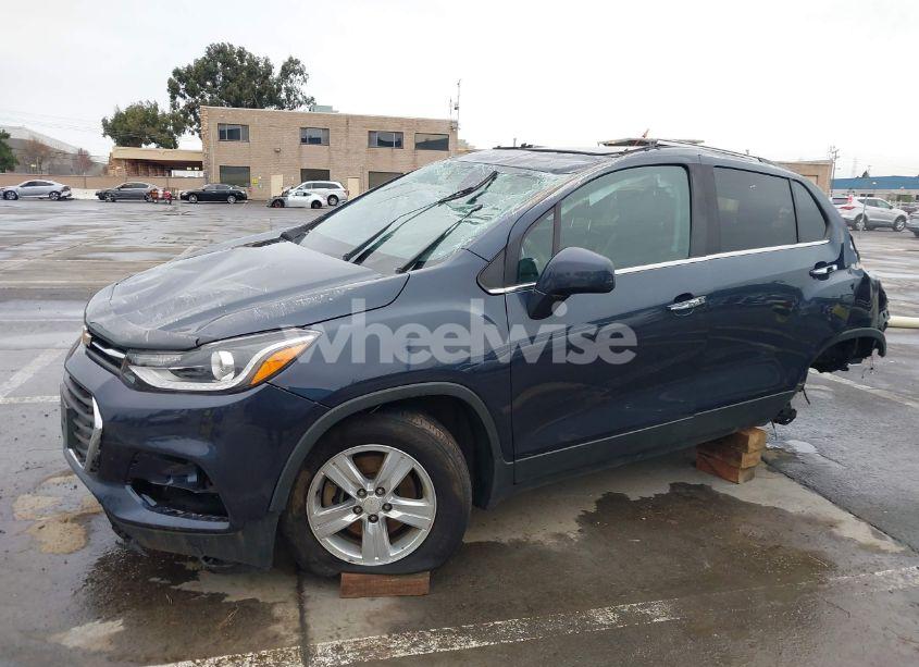 Photo 2 of 2018 Chevrolet Trax LT (VIN 3GNCJLSB7JL240832)