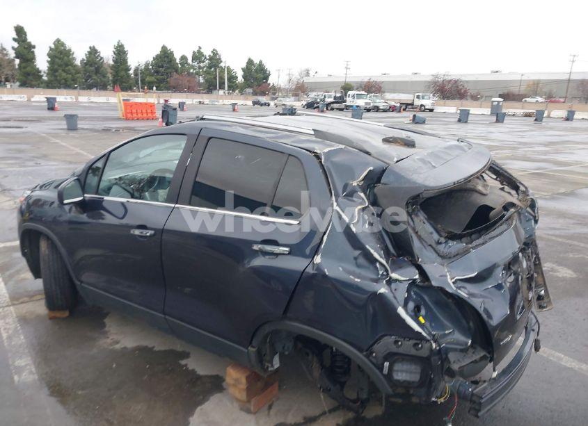 Photo 6 of 2018 Chevrolet Trax LT (VIN 3GNCJLSB7JL240832)