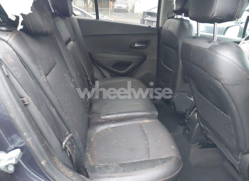 Photo 8 of 2018 Chevrolet Trax LT (VIN 3GNCJLSB7JL240832)