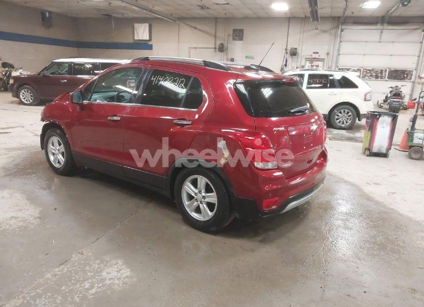 Photo 3 of 2018 Chevrolet Trax LT (VIN 3GNCJLSB7JL264192)