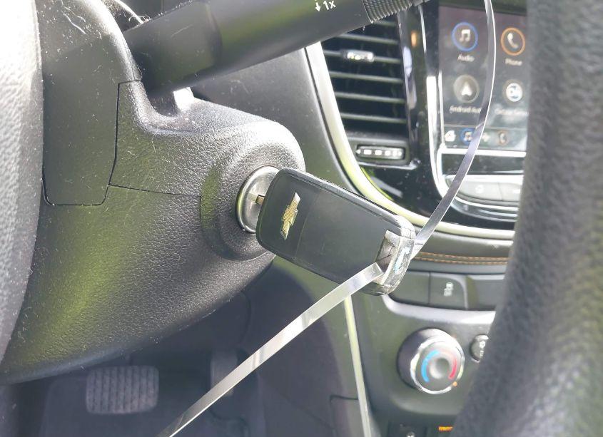 Photo 11 of 2018 Chevrolet Trax LT (VIN 3GNCJLSB7JL303816)