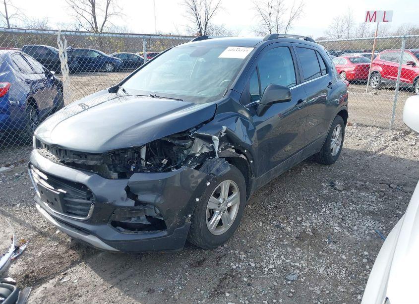 Photo 2 of 2018 Chevrolet Trax LT (VIN 3GNCJLSB7JL303816)