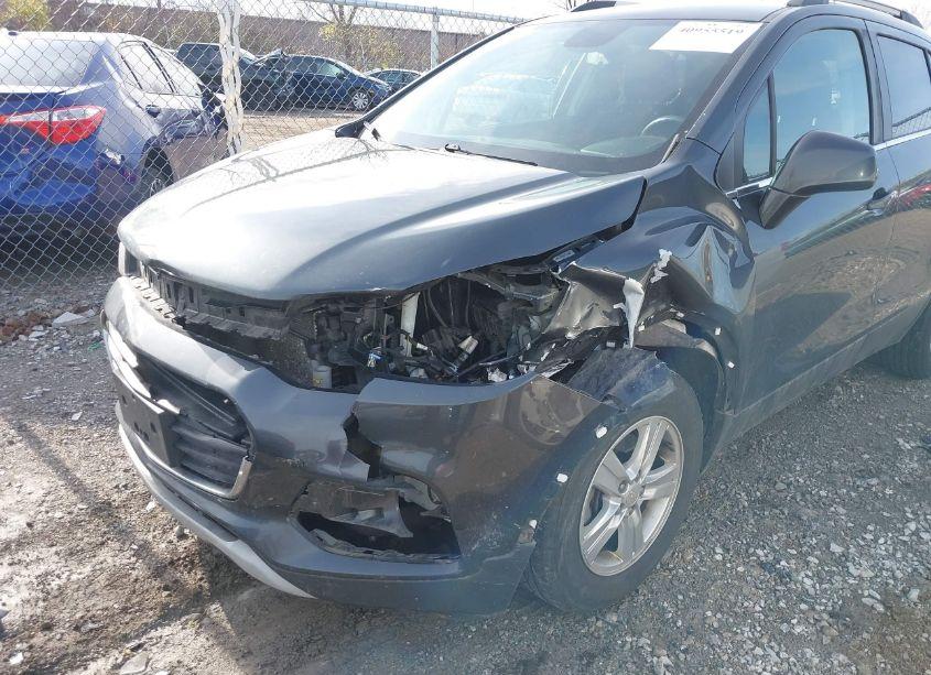 Photo 6 of 2018 Chevrolet Trax LT (VIN 3GNCJLSB7JL303816)