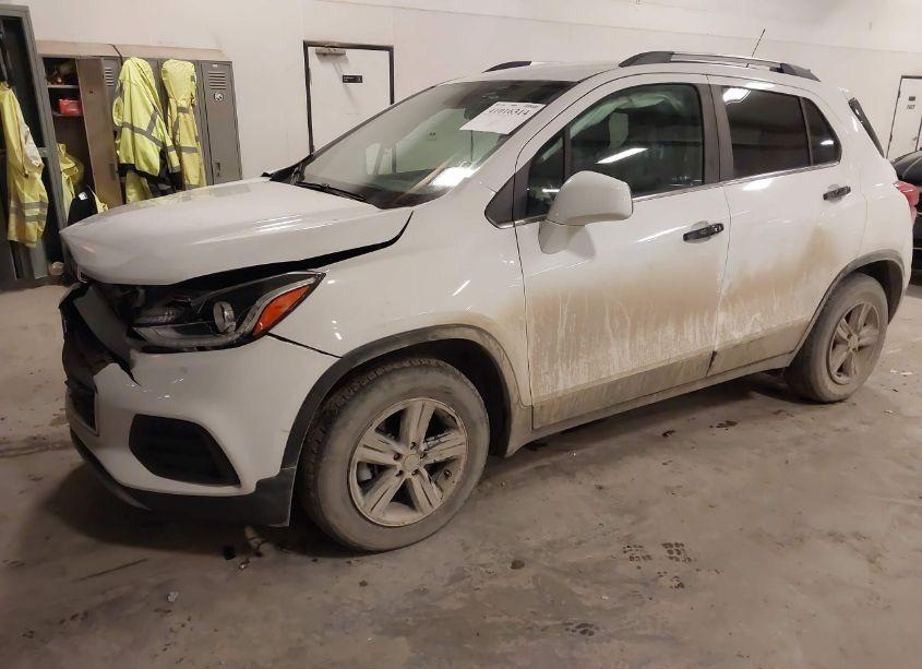 Photo 2 of 2018 Chevrolet Trax LT (VIN 3GNCJLSB7JL360565)