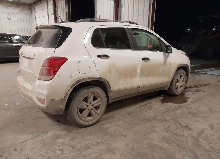 Photo 4 of 2018 Chevrolet Trax LT (VIN 3GNCJLSB7JL360565)