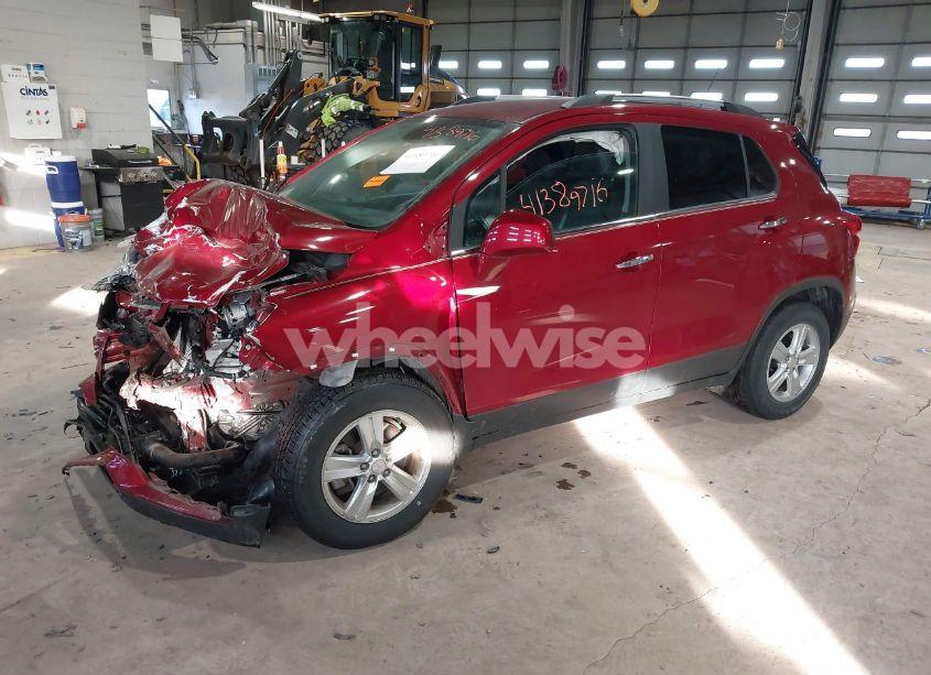 Photo 2 of 2019 Chevrolet Trax LT (VIN 3GNCJLSB7KL267384)