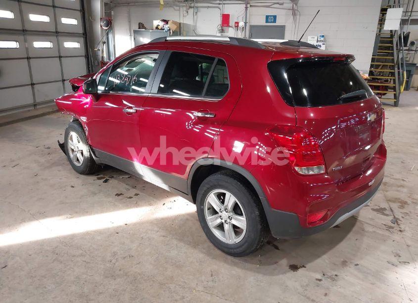 Photo 3 of 2019 Chevrolet Trax LT (VIN 3GNCJLSB7KL267384)