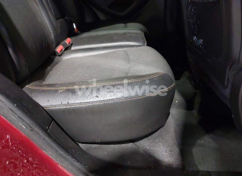 Photo 8 of 2019 Chevrolet Trax LT (VIN 3GNCJLSB7KL267384)