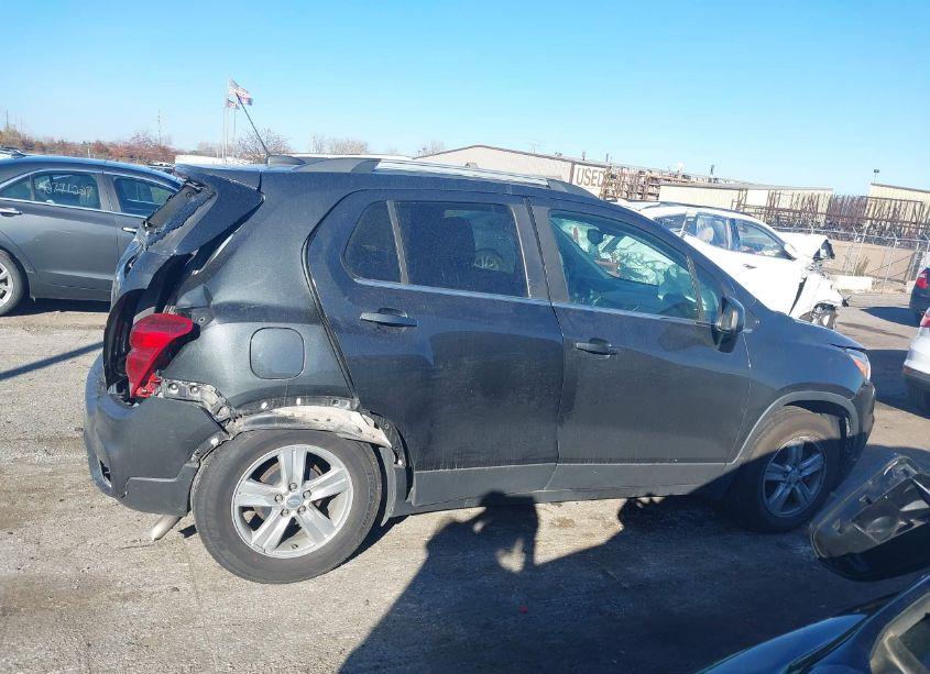 Photo 13 of 2019 Chevrolet Trax LT (VIN 3GNCJLSB7KL304661)
