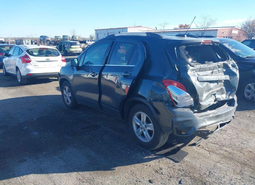 Photo 3 of 2019 Chevrolet Trax LT (VIN 3GNCJLSB7KL304661)