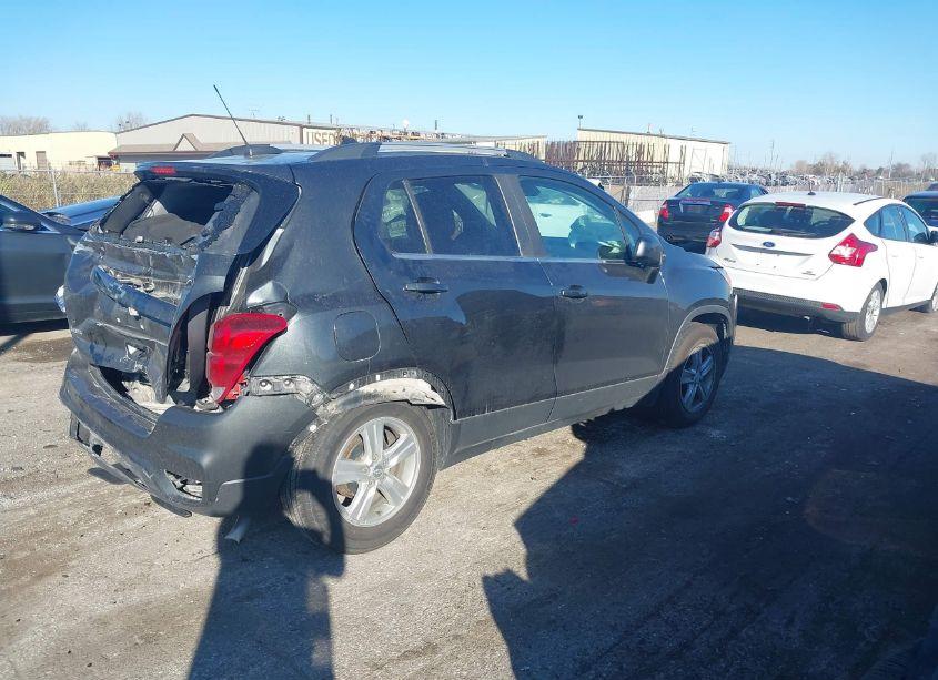 Photo 4 of 2019 Chevrolet Trax LT (VIN 3GNCJLSB7KL304661)