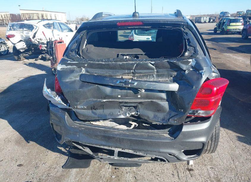 Photo 6 of 2019 Chevrolet Trax LT (VIN 3GNCJLSB7KL304661)