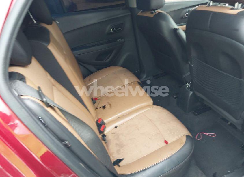 Photo 8 of 2019 Chevrolet Trax LT (VIN 3GNCJLSB7KL405425)