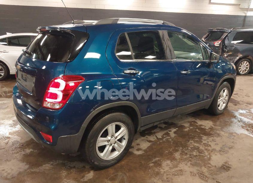 Photo 4 of 2020 Chevrolet Trax FWD LT (VIN 3GNCJLSB7LL131404)