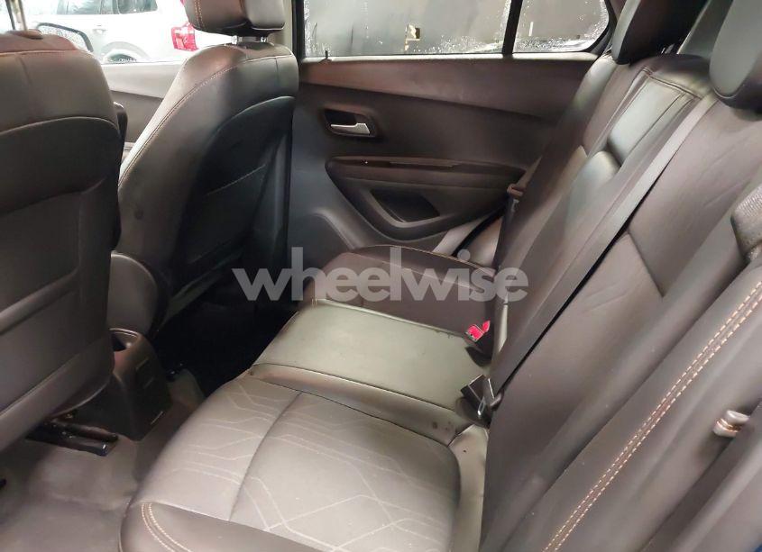 Photo 8 of 2020 Chevrolet Trax FWD LT (VIN 3GNCJLSB7LL131404)