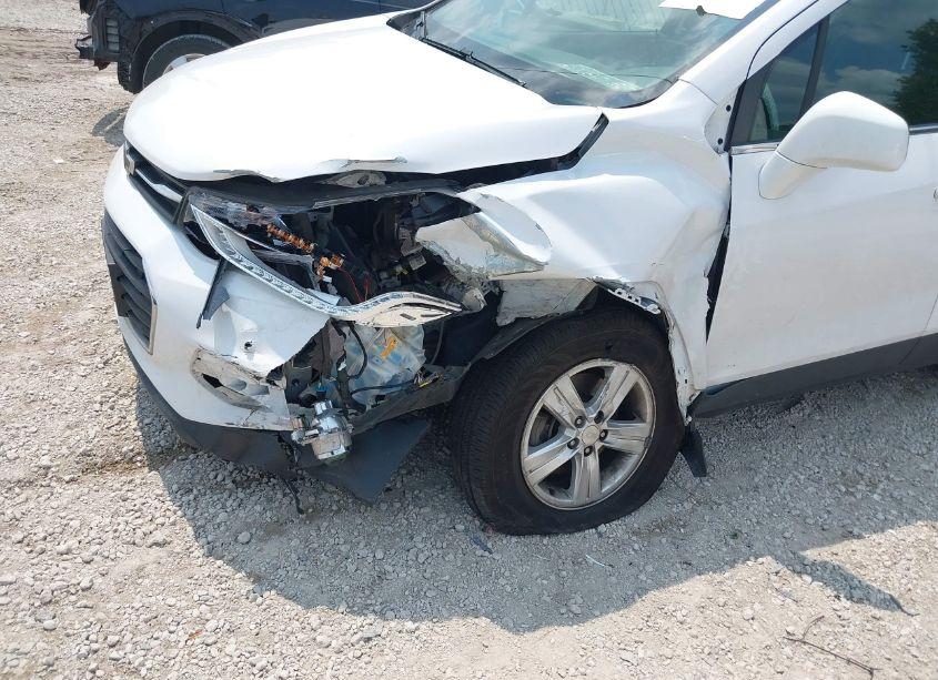 Photo 6 of 2020 Chevrolet Trax FWD LT (VIN 3GNCJLSB7LL227131)