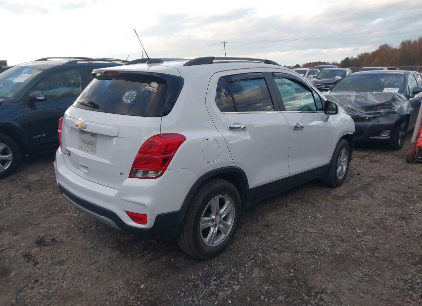 Photo 4 of 2020 Chevrolet Trax FWD LT (VIN 3GNCJLSB7LL245788)