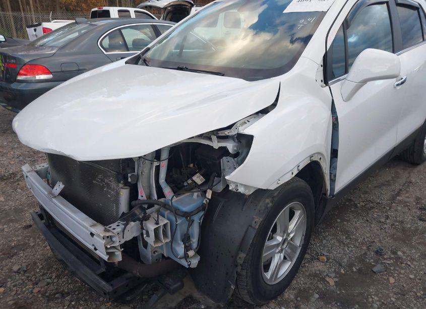 Photo 6 of 2020 Chevrolet Trax FWD LT (VIN 3GNCJLSB7LL245788)