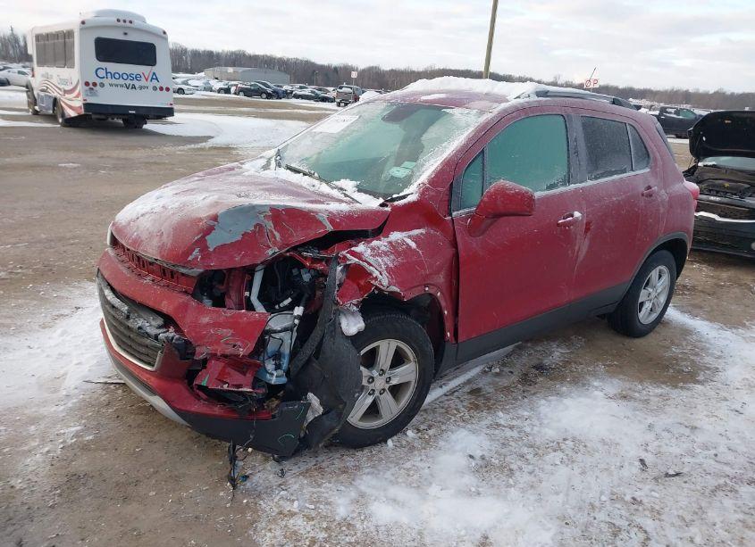 Photo 2 of 2020 Chevrolet Trax FWD LT (VIN 3GNCJLSB7LL251283)