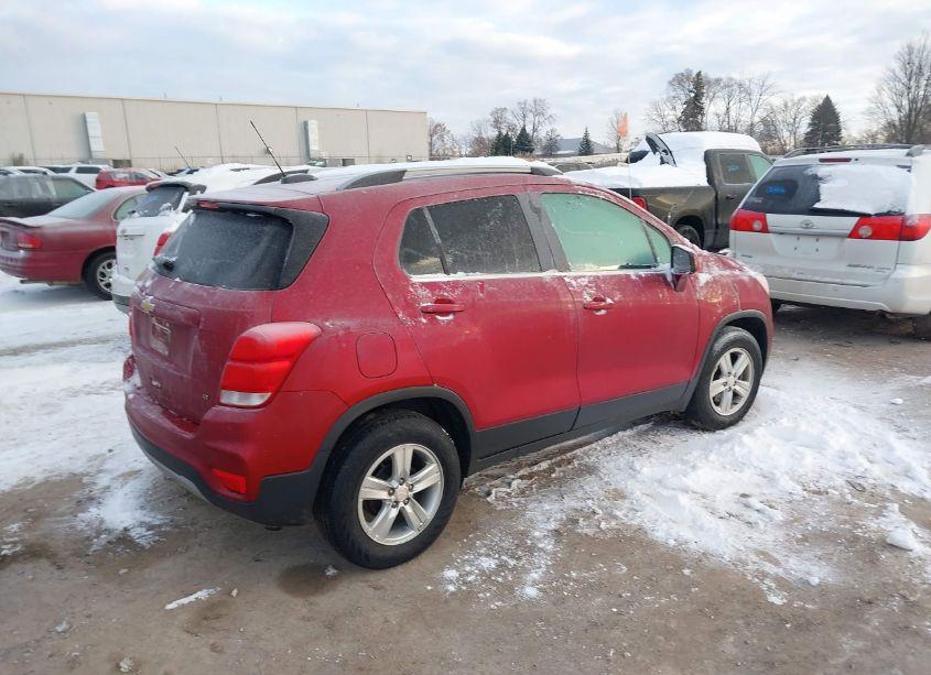 Photo 4 of 2020 Chevrolet Trax FWD LT (VIN 3GNCJLSB7LL251283)