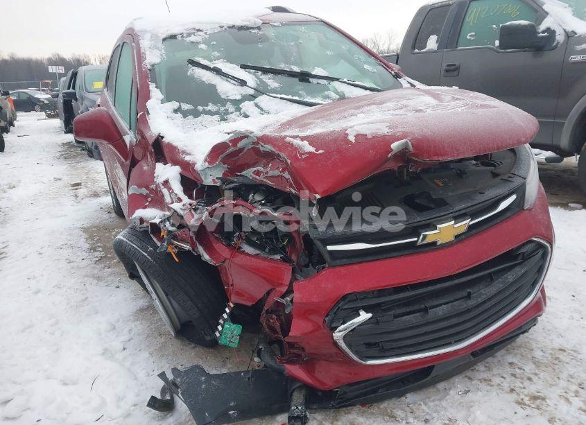 2020 Chevrolet Trax FWD LT (VIN 3GNCJLSB7LL253521) main photo