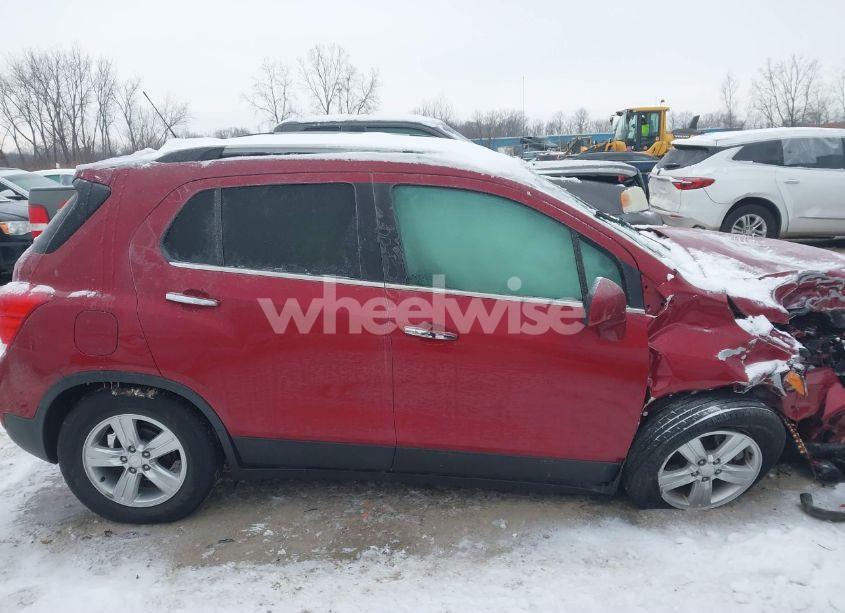 Photo 12 of 2020 Chevrolet Trax FWD LT (VIN 3GNCJLSB7LL253521)