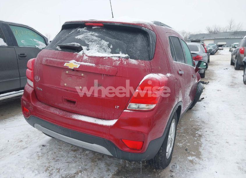 Photo 4 of 2020 Chevrolet Trax FWD LT (VIN 3GNCJLSB7LL253521)