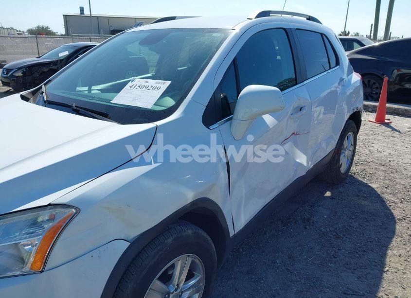Photo 6 of 2015 Chevrolet Trax LT (VIN 3GNCJLSB8FL219317)