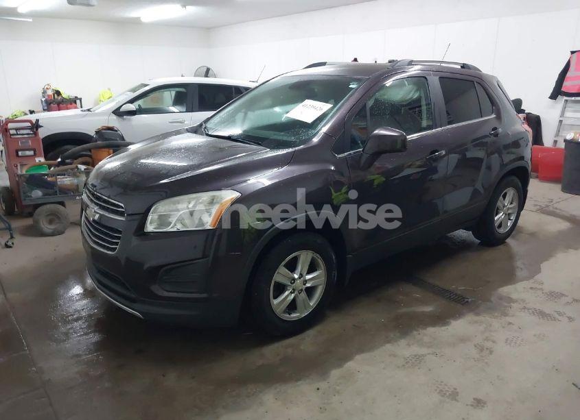 Photo 2 of 2016 Chevrolet Trax LT (VIN 3GNCJLSB8GL135872)