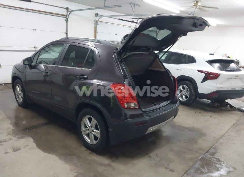 Photo 3 of 2016 Chevrolet Trax LT (VIN 3GNCJLSB8GL135872)