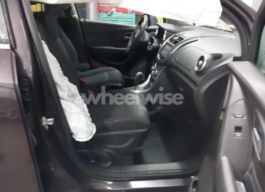 Photo 5 of 2016 Chevrolet Trax LT (VIN 3GNCJLSB8GL135872)